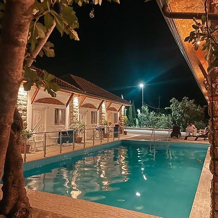 Guesthouse Lord Byron テペレナ エクステリア 写真