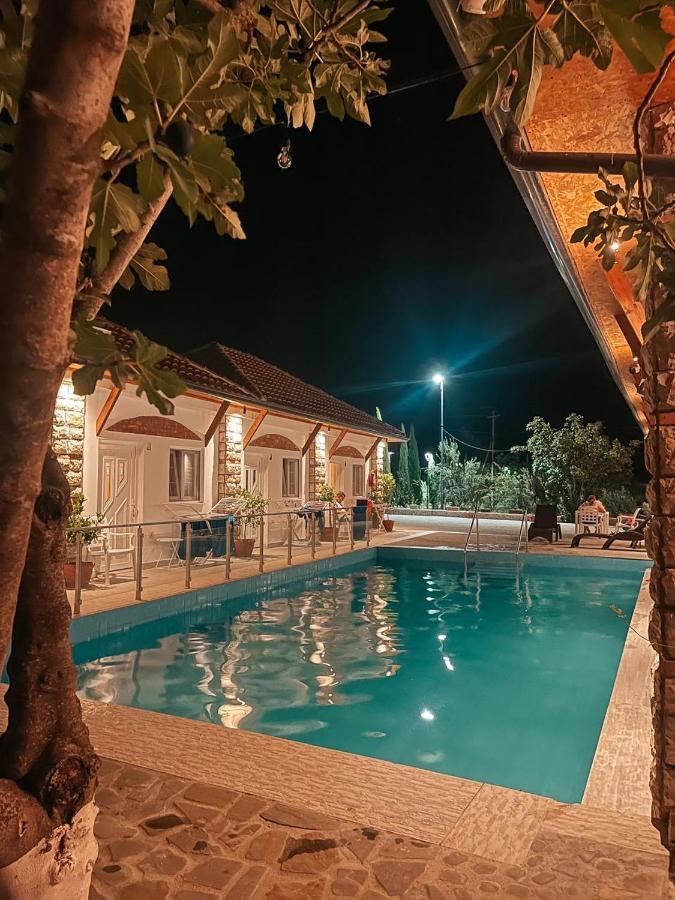 Guesthouse Lord Byron テペレナ エクステリア 写真