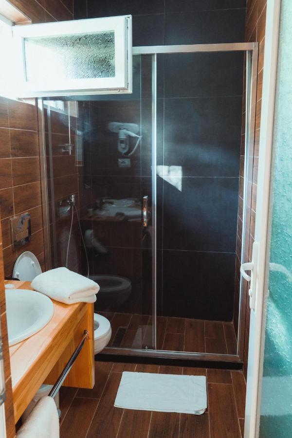 Guesthouse Lord Byron テペレナ エクステリア 写真